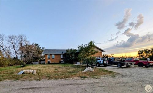 284 Knott Loop, Bainville, MT, 59212-8502 | Card Image