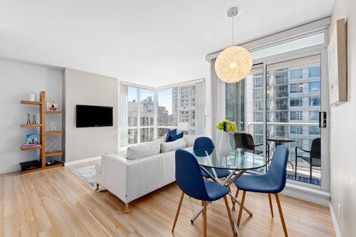 1602-193 Aquarius Mews, Vancouver, BC, V6Z2Z2 | Card Image