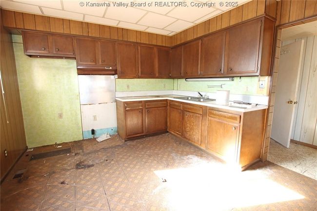 2207 W Virginia Ave, Home with 0 bedrooms, 0 bathrooms and null parking in Dunbar WV | Image 15