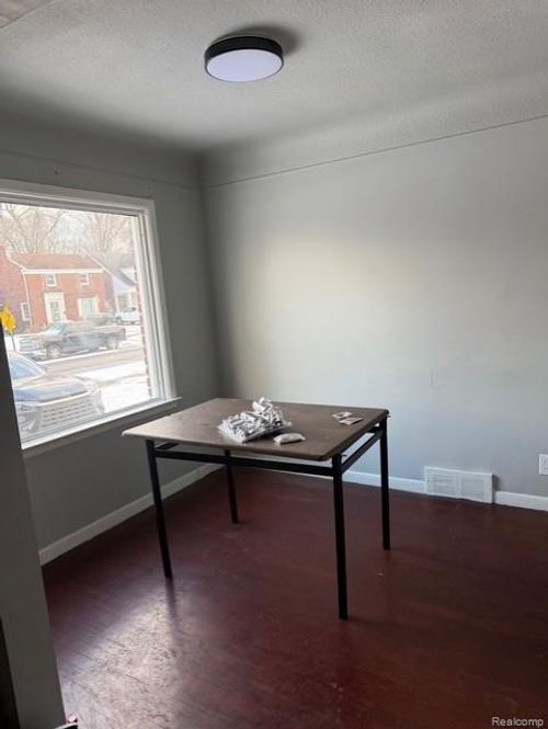 10643 Balfour Rd, Detroit, MI, 48224-1814 | Card Image