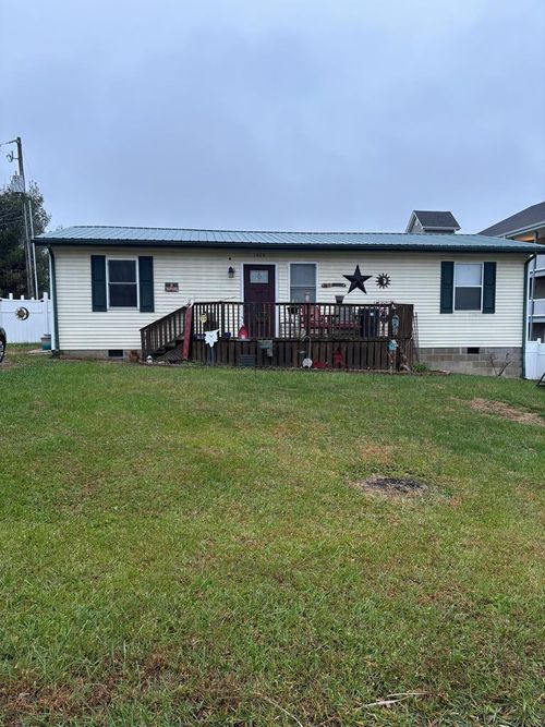 1429 Gene Wilson Blvd, Louisa, KY, 41230-9002 | Card Image