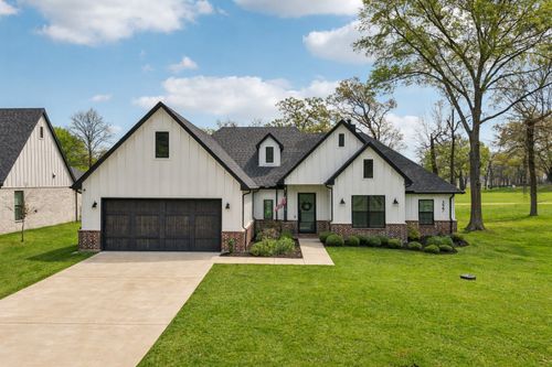 327 Saint Andrews Dr, Mabank, TX, 75156-7282 | Card Image