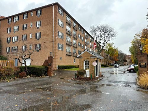 apt-2m-4 Consulate Dr, Eastchester, NY, 10707-2405 | Card Image