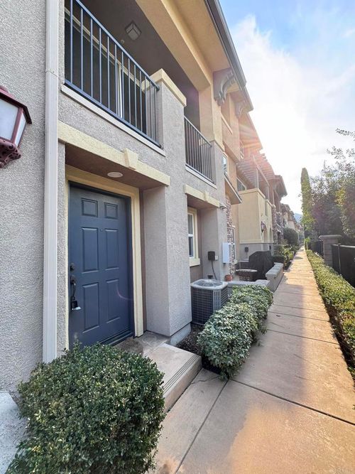 69 Via Sovana, Santee, CA, 92071-3488 | Card Image