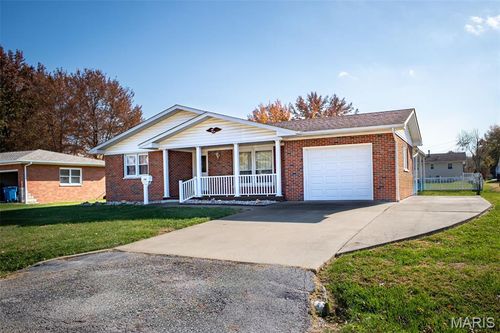 542 W 3rd St, Trenton, IL, 62293-1014 | Card Image