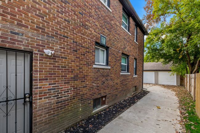 14375 Strathmoor St, House other with 5 bedrooms, 3 bathrooms and null parking in Detroit MI | Image 22