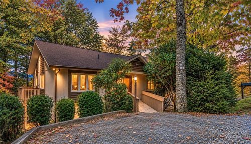 109 Foxgrape Hollow Rd, Beech Mountain, NC, 28604-8069 | Card Image