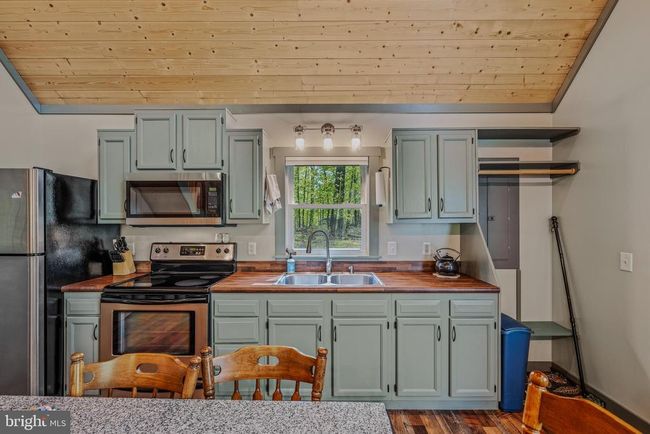 82 Vista River Ln, House other with 2 bedrooms, 1 bathrooms and null parking in Paw Paw WV | Image 13