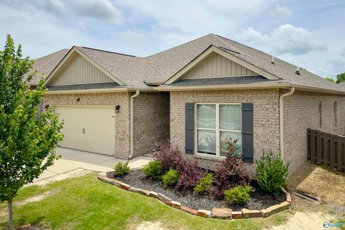 604 Magnolia Place Ln Sw, Hartselle, AL, 35640-3878 | Card Image