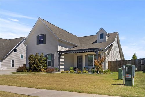 2711 S 20th St, Rogers, AR, 72758 | Card Image