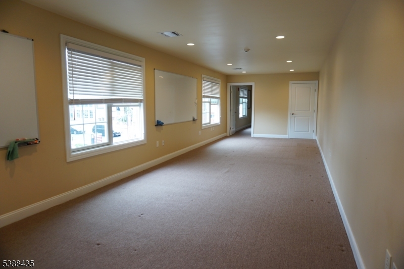 Commercial Lease in Paterson City 2