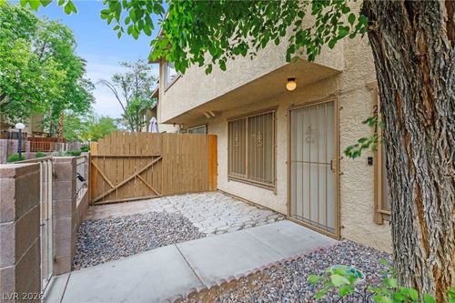 2212 Silver Pine Dr, Las Vegas, NV, 89108-7032 | Card Image
