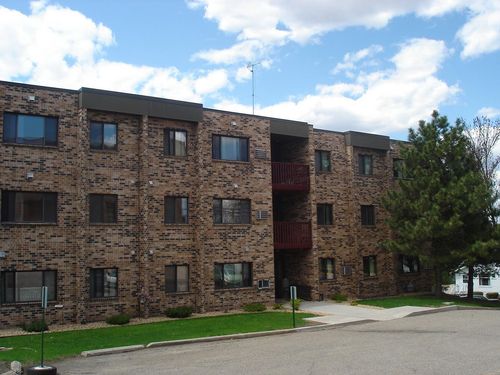 apt-203-201 S Minnesota St, Redwood Falls, MN, 56283-1556 | Card Image