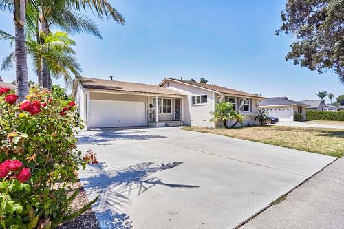 1001 S Adams Ave, Fullerton, CA, 92832-2811 | Card Image