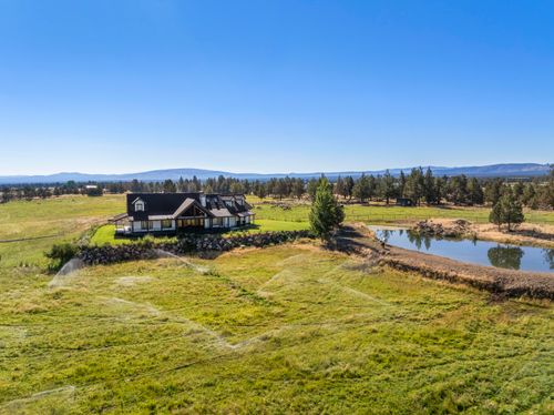 23636 Ten Barr Trl, Bend, OR, 97701-9421 | Card Image