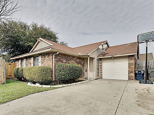 2900 Galemeadow Dr, Fort Worth, TX, 76123-3022 | Card Image