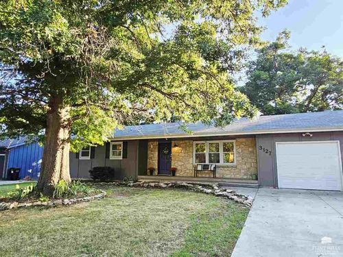 3127 Ella Ln, Manhattan, KS, 66502-2009 | Card Image