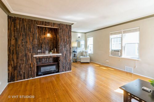 915 N Vail Ave, Arlington Heights, IL, 60004-5562 | Card Image
