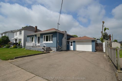 9 Lyons Ave, Welland, ON, L3B1L8 | Card Image