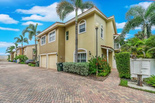 1251 Ne 32nd St, Oakland Park, FL, 33334-4501 | Card Image