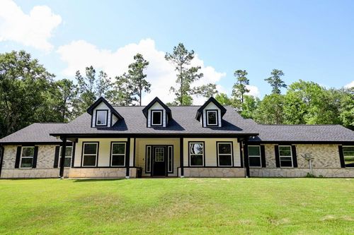 131 Feldspar Ln, Huntsville, TX, 77340-1058 | Card Image