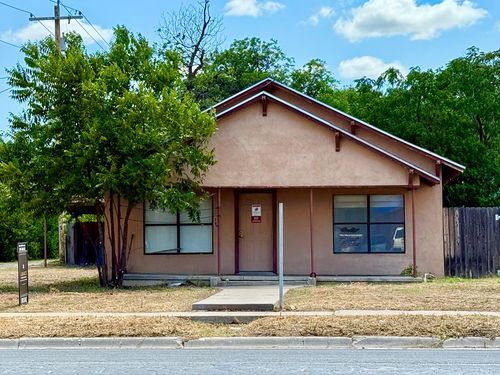 1205 Ave E, Ozona, TX, 76943-3300 | Card Image