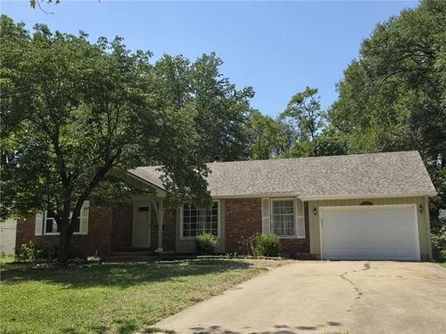 807 S 3rd St, Clinton, MO, 64735-2815 | Card Image