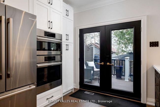 65 Tiverton Ave, House other with 3 bedrooms, 2 bathrooms and 2 parking in Toronto ON | Image 15