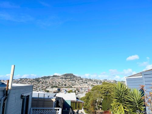 2 Brighton Ave, San Francisco, CA, 94112-2316 | Card Image