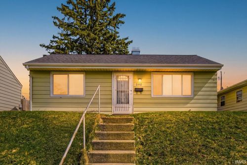 2110 S Gertrude St, South Bend, IN, 46613-1526 | Card Image