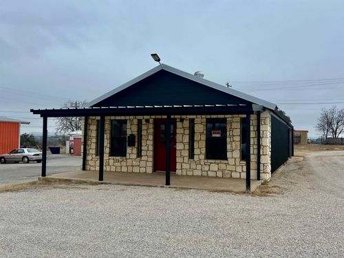 904 W Young St, Llano, TX, 78643-1148 | Card Image