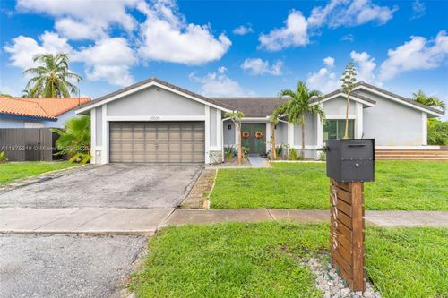 20025 Nw 65th Ct, Hialeah, FL, 33015-2138 | Card Image