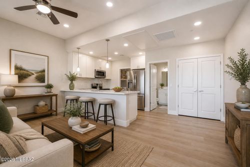 204-2042 E River Rd, Tucson, AZ, 85718-1552 | Card Image