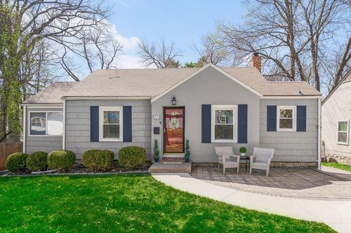 5513 W 53rd St, Mission, KS, 66202-1820 | Card Image