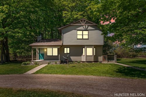 8255 Alpine Ave, Sparta, MI, 49345-9413 | Card Image