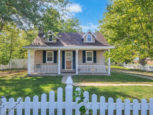 204 W Main St, Reddick, IL, 60961-9518 | Card Image