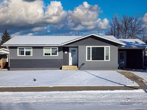 214 48 Ave E, Claresholm, AB, T0L0T0 | Card Image