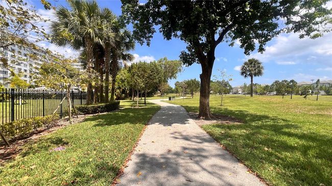 APT-505 - 4330 Hillcrest Dr, Condo with 1 bedrooms, 2 bathrooms and null parking in Hollywood FL | Image 45