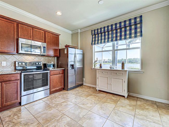 Ample kitchen | Image 24