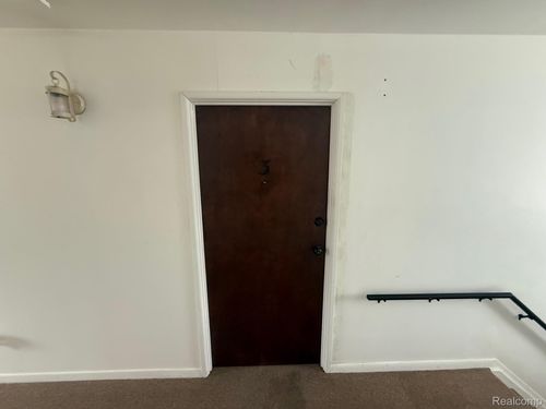 1862 Colonial Village Way, Waterford, MI, 48328-1953 | Card Image