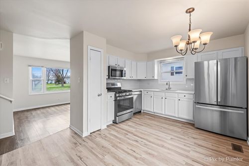 18951 Chestnut Ave, Country Club Hills, IL, 60478-5721 | Card Image