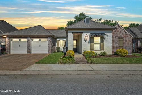 205 Petrus Dr, Broussard, LA, 70518-7047 | Card Image