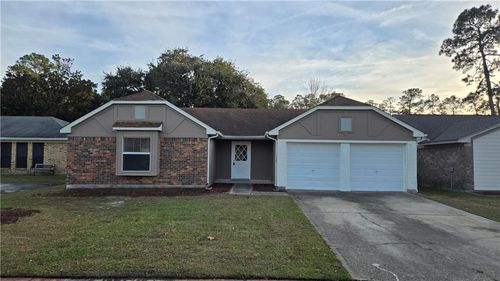 321 Portsmouth Dr, Slidell, LA, 70460-8429 | Card Image