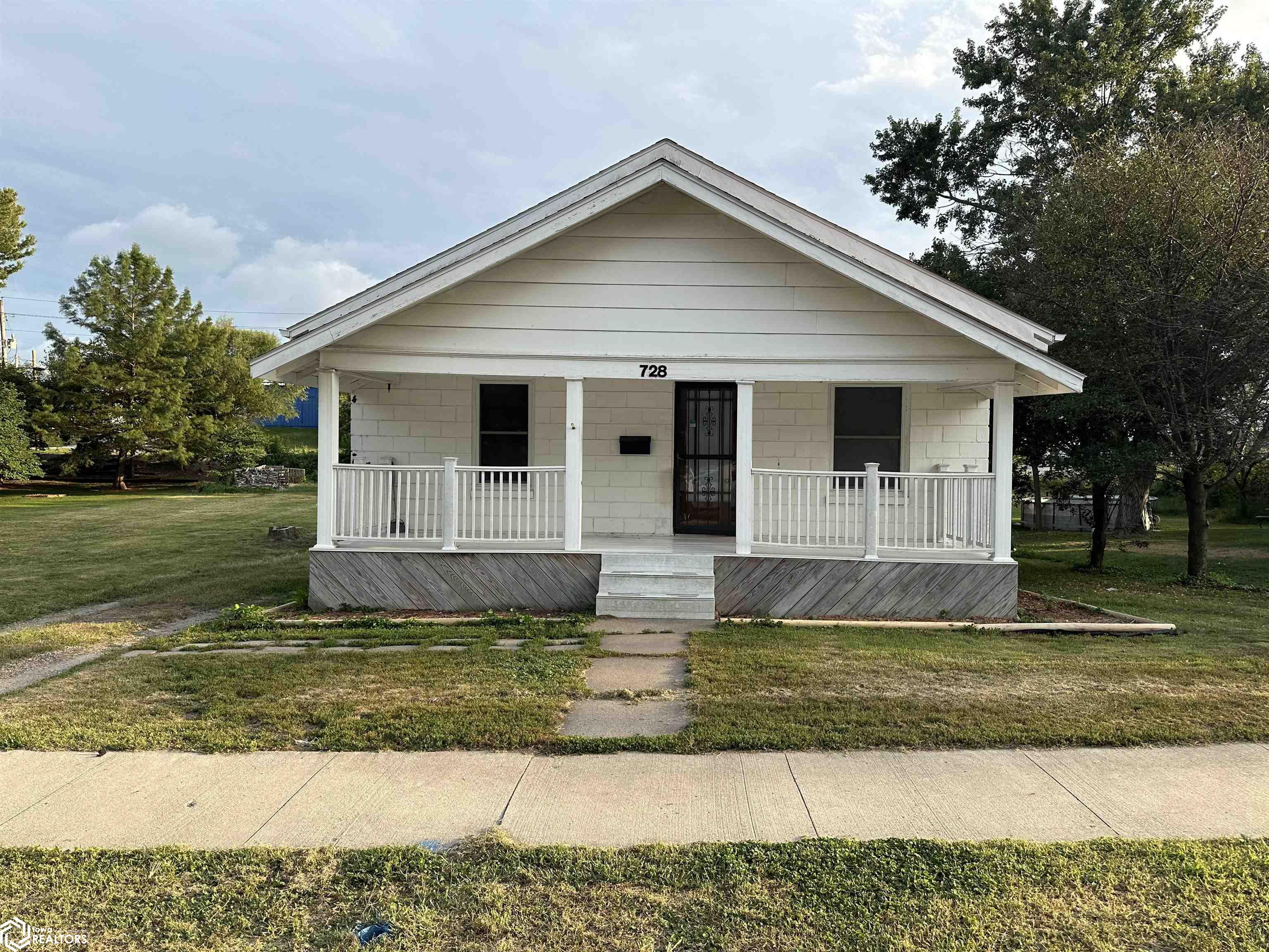 Braden Ave, Chariton, IA 50049
