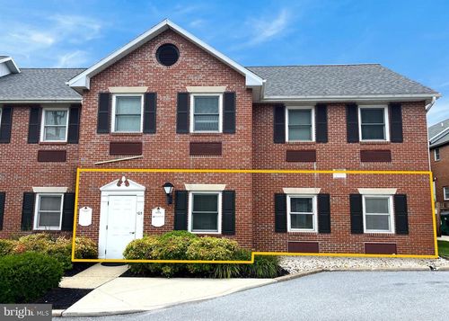 215 N Walnut St, WEST CHESTER, PA, 19380-2621 | Card Image