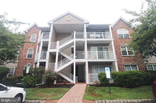 58 Chambord Ct, Trenton, NJ, 08619-4706 | Card Image
