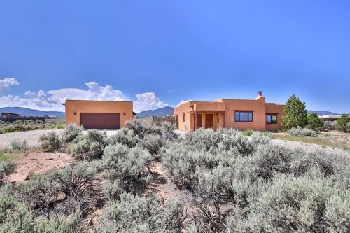 65 Camino De Los Arroyos, Ranchos De Taos, NM, 87557-8752 | Card Image