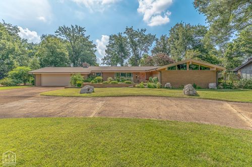 12 Meadowbrook Ln, West Memphis, AR, 72301-3869 | Card Image