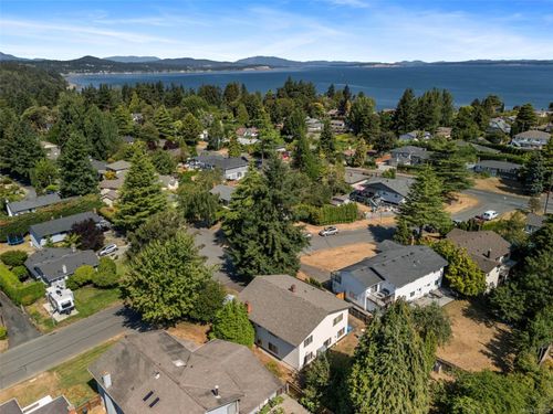 4461 Tremblay Dr, Saanich, BC, V8N4W7 | Card Image