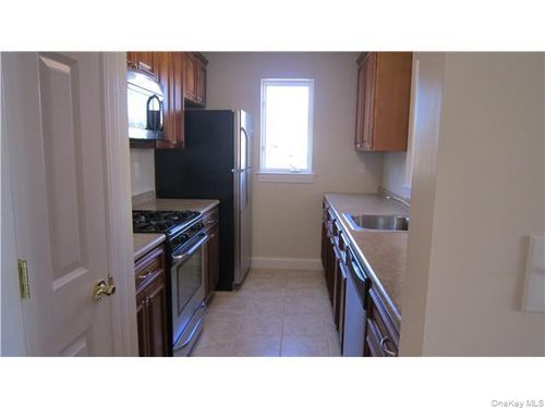 304 Tondo Cir, Harriman, NY, 10926-3460 | Card Image